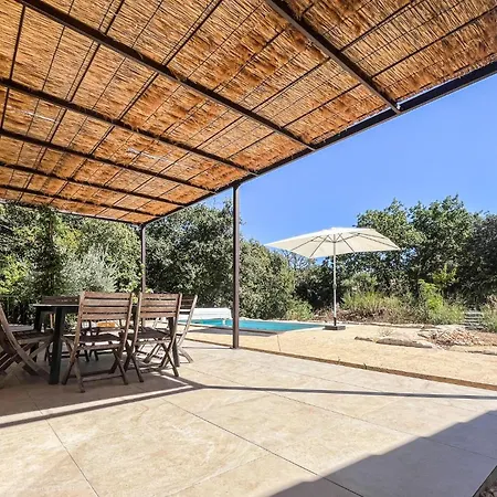 Hébergement de vacances Maison Piscine Au Calme