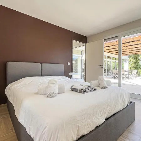 Hébergement de vacances Maison Piscine Au Calme *